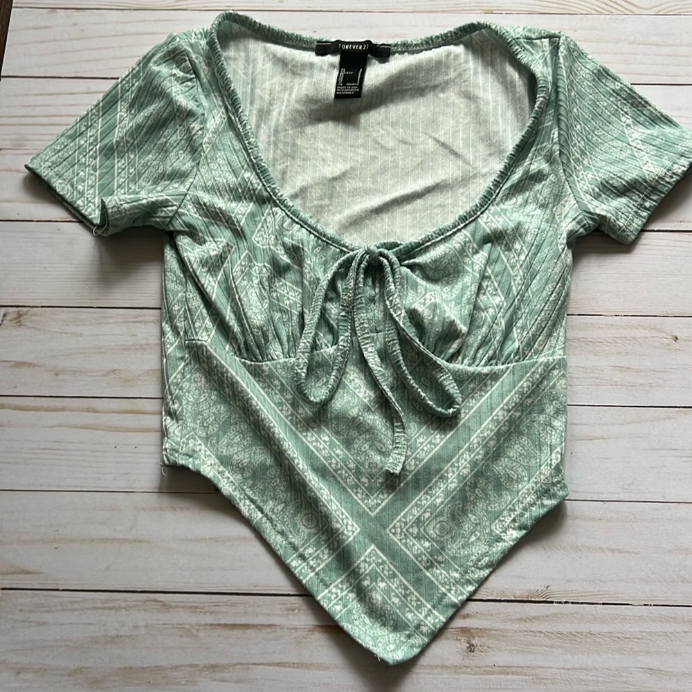 Forever 21 cropped shirt